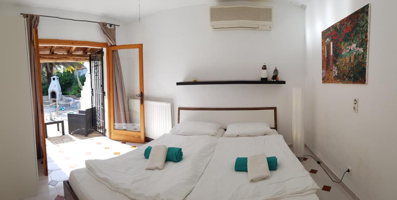 Private Villa Mit Eigenem Pool Unter Palmen Cala Llenya  Bagian luar foto