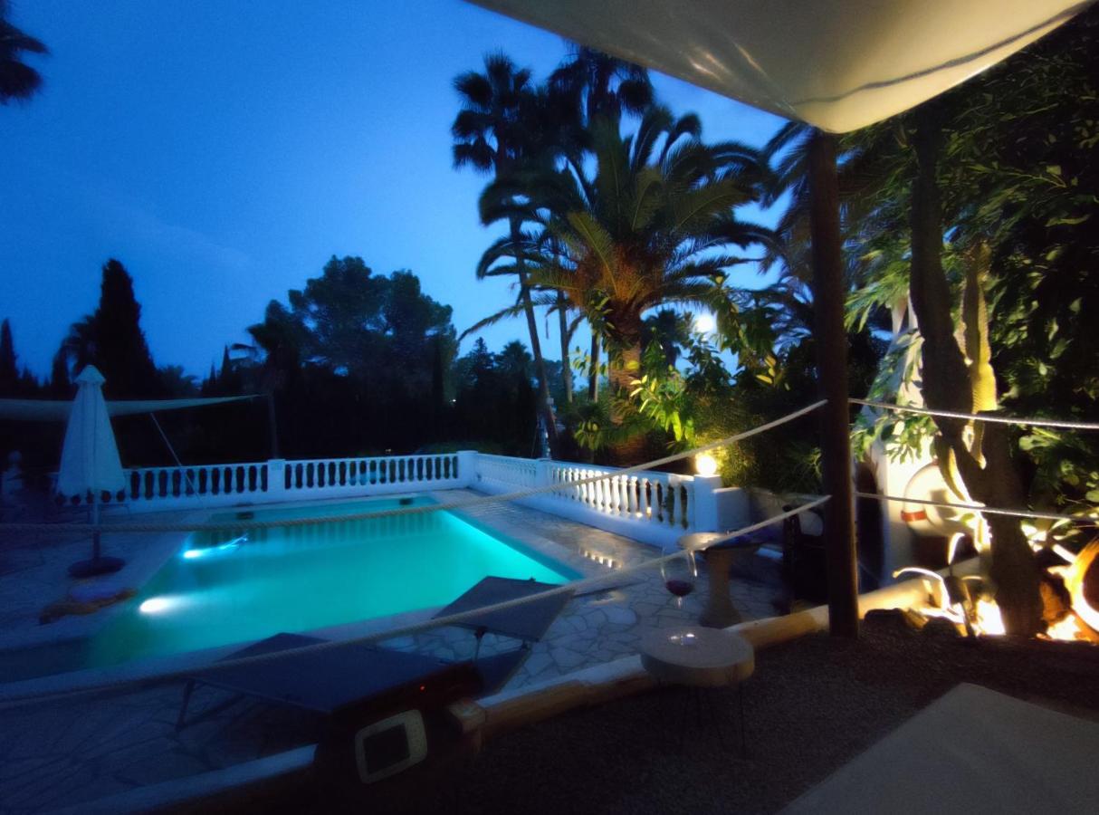 Private Villa Mit Eigenem Pool Unter Palmen Cala Llenya  Bagian luar foto